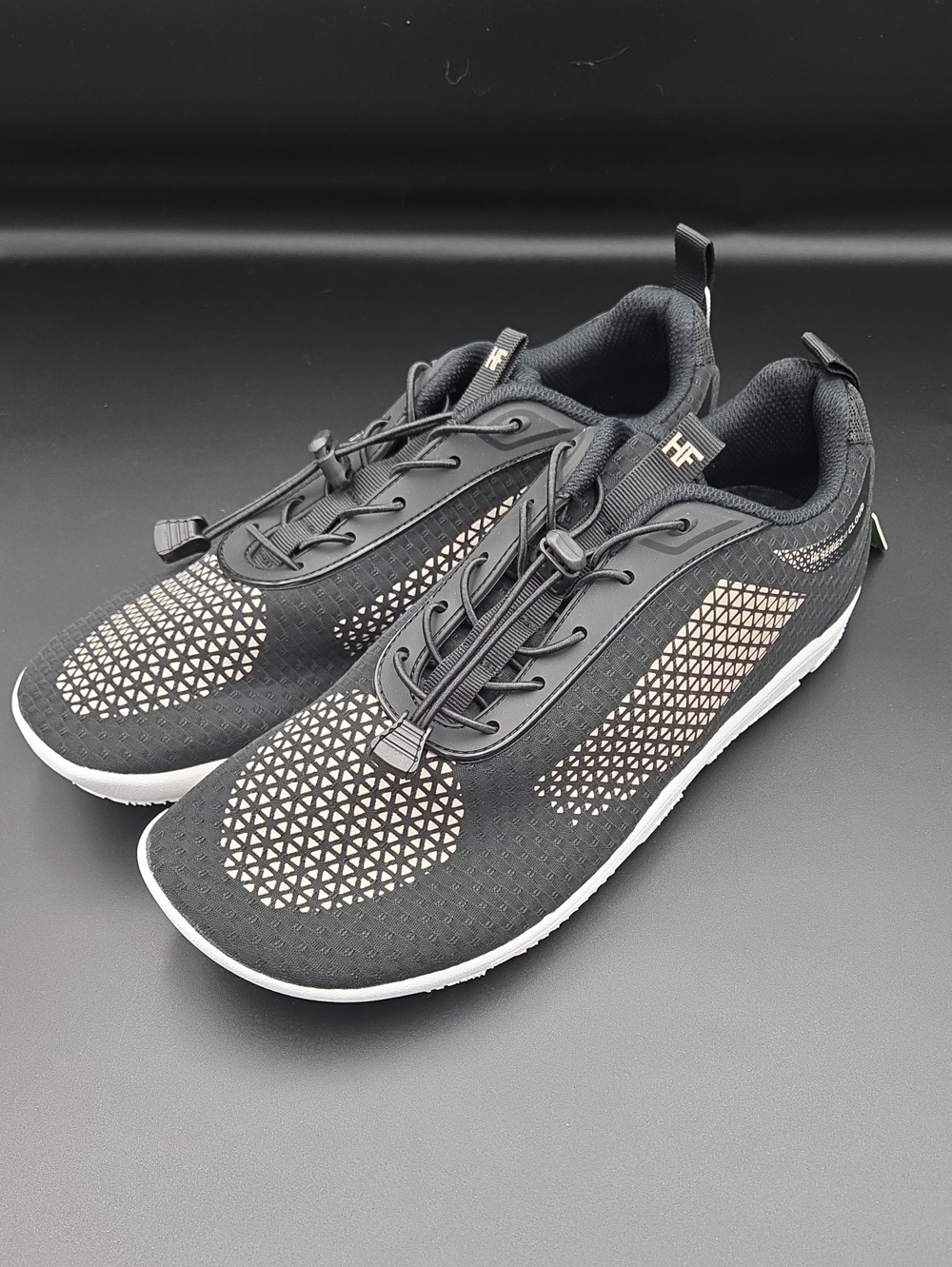 Unisex Barefoot Wide Toe Box Black and White Athletic Shoes NWT